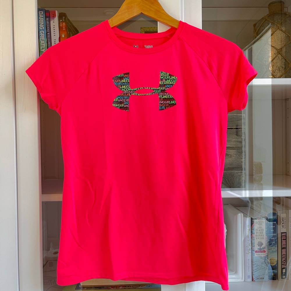 Under Armour Girls Short Sleeve pink top - Youth XL